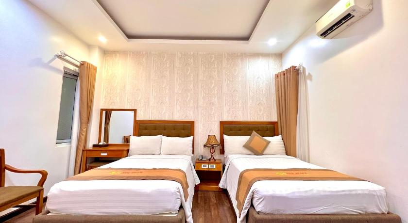 Ho Chi Minh City New Space Hotel Airport  3-Star Hotel pool