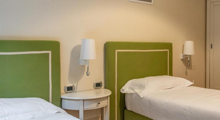 Image of Twin Room 6