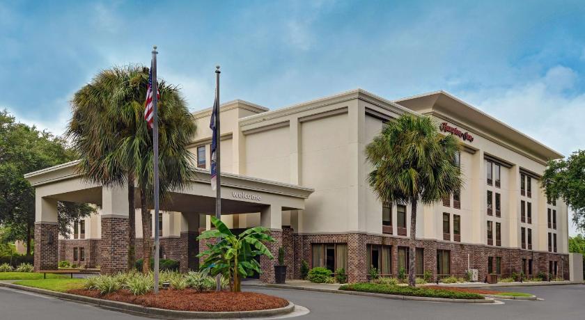 Hampton Inn Charleston/Mt. Pleasant-Patriots Point photo