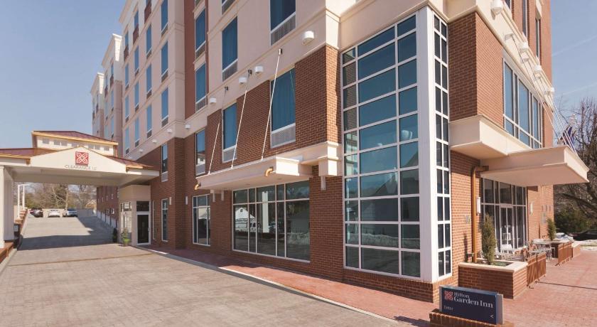 Hilton Garden Inn Falls Church photo