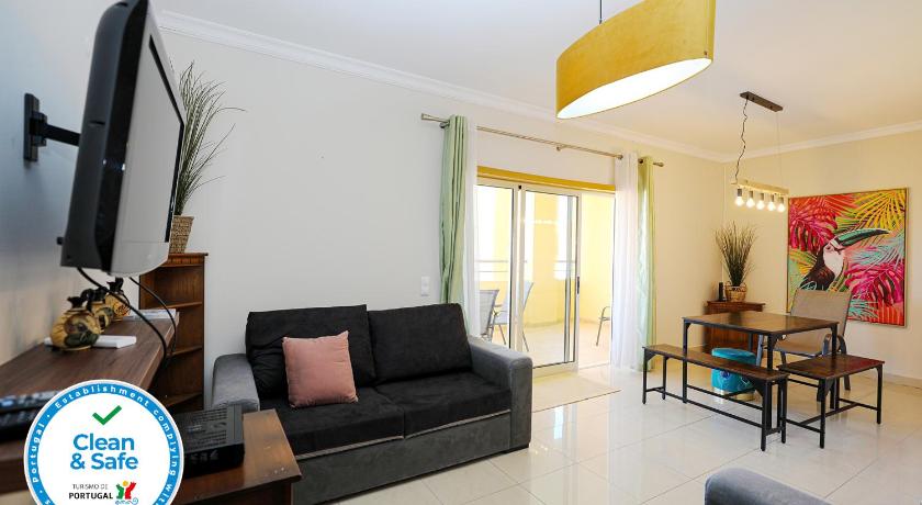 C07 - 3 Bed Luxury Penthouse in Downtown Lagos photo