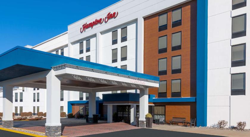 Hampton Inn Salisbury photo