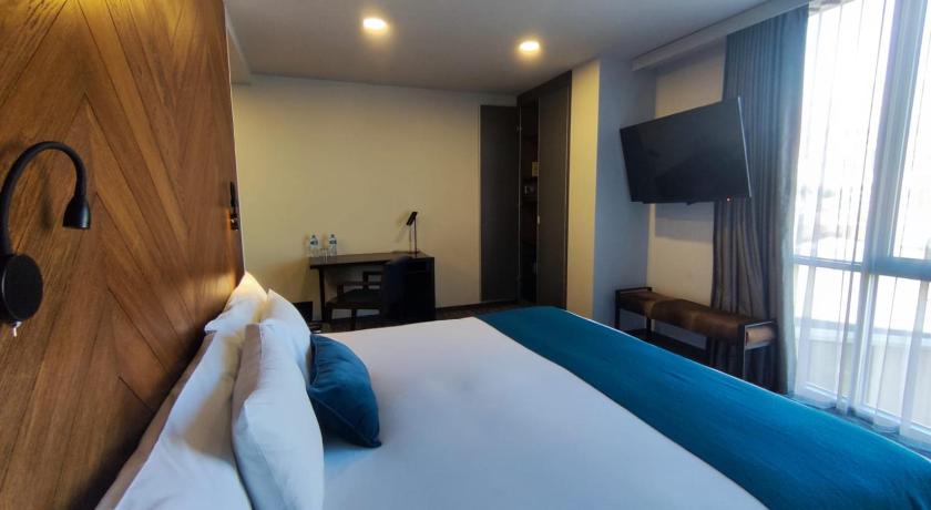 Atix Hotel photo