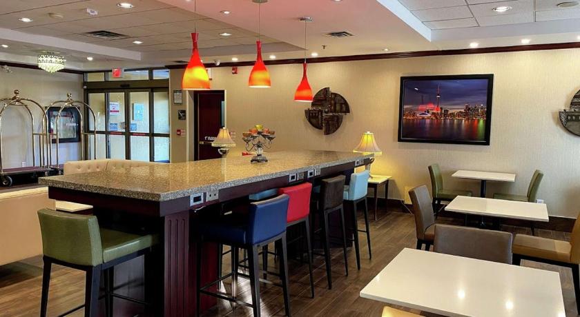 Hampton Inn Oakville Mississauga photo