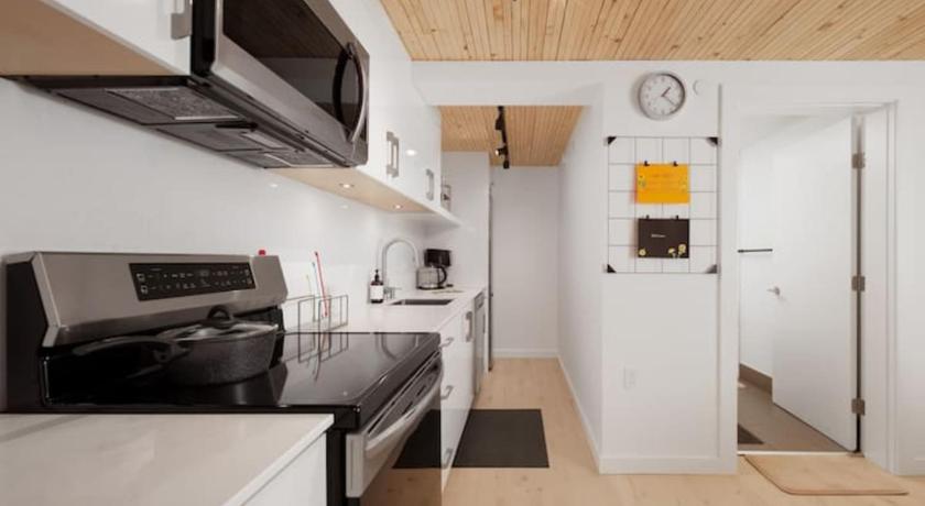 Passive house , luxury 2 bedroom basement suite photo