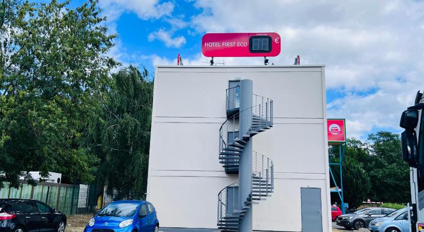 Hotel First Eco Savigny Villemoisson Centre Commercial Carrefour photo