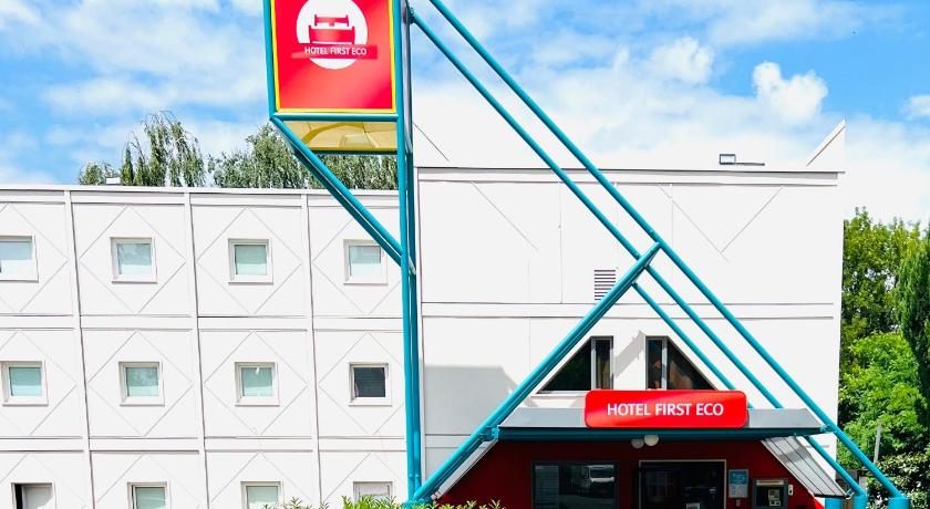 Hotel First Eco Savigny Villemoisson Centre Commercial Carrefour photo