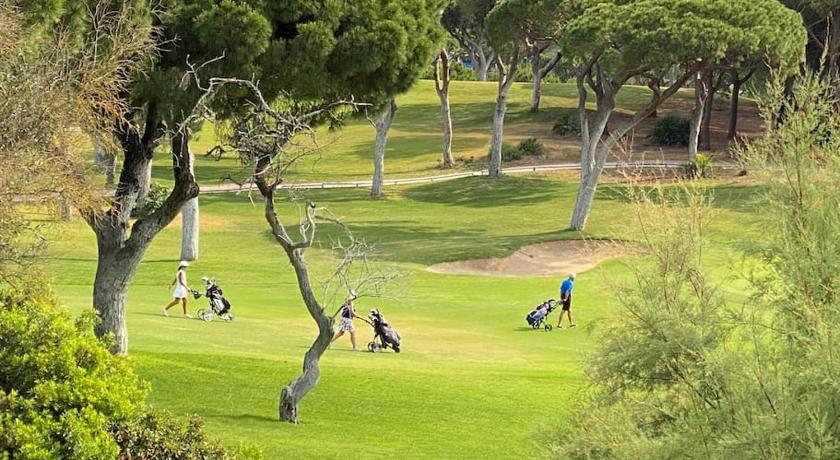 Sunny Villa with golf front view