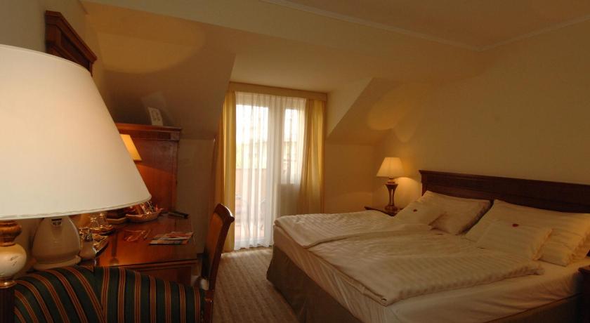 Image of Superior 16