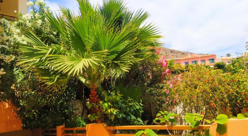 Deluxe garden flat near Terra-Mitica photo