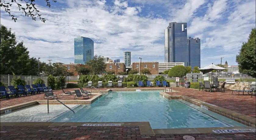 포트 워스 (TX) Cowboy Live, Laugh, & Loft Fort Worth 2 bedroom Loft Downtown 4성급 숙소 수영장