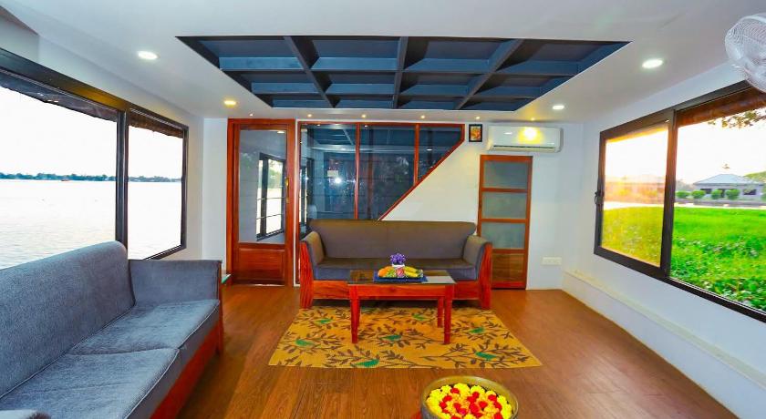 Private Houseboats - image 8