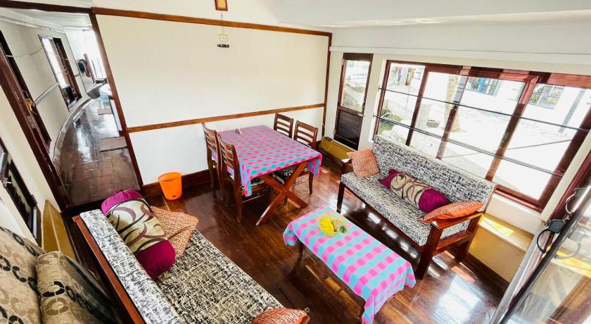 Private Houseboats - image 16