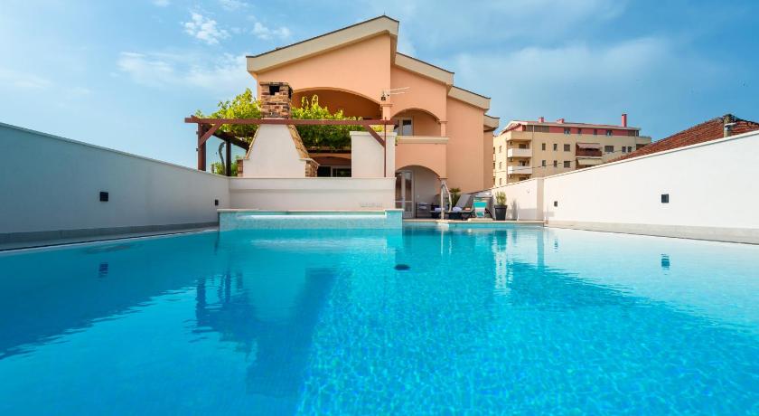 Neretva Valley Apartments - Heated Pool — Hotel in Dubrovnik