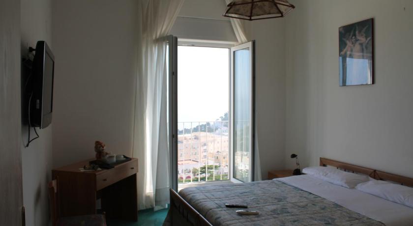 Hotel Esperia photo