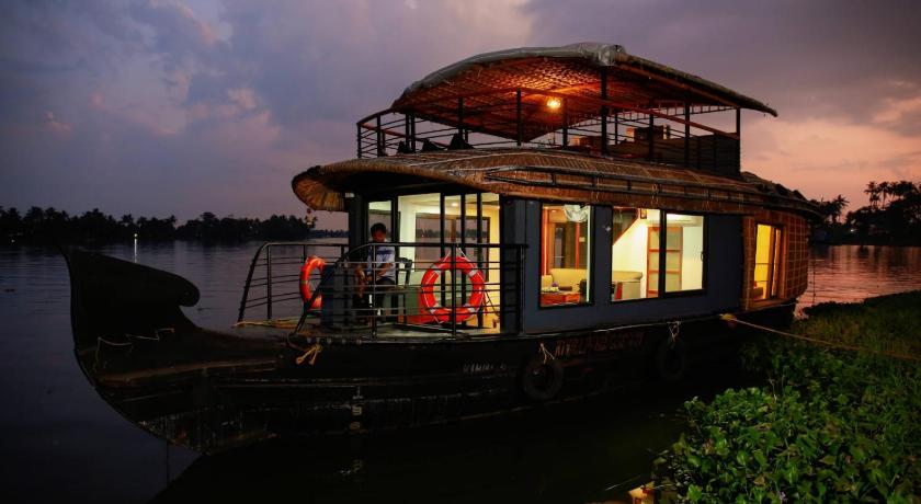Kerala Boathouse - image 10