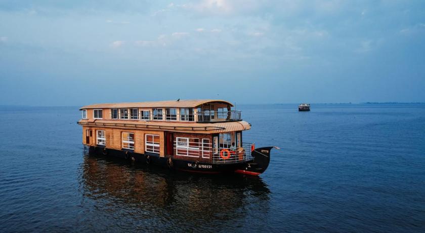 Kerala Boathouse - image 7