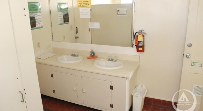 Hostelling International Honolulu photo