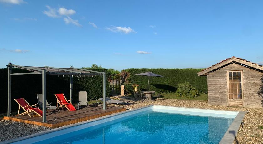 卡斯泰克斯-埃特-阿尔曼迪厄 Gite ferme equestre avec piscine 4星级 单人房 设施