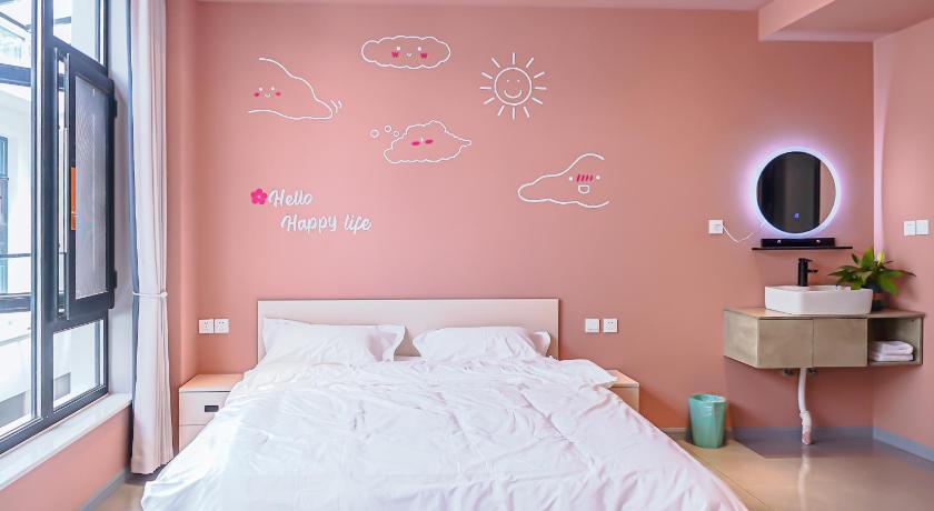 Image of Junior Suite with Mountain View 10