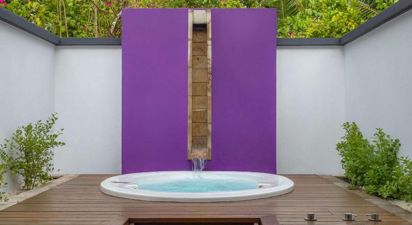 Image of Villa aan het Strand met Massagebad (Beachfront Villa with Jet Pool) 3