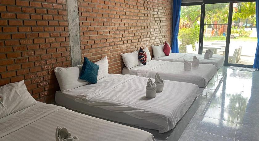 Image of Family Room 0