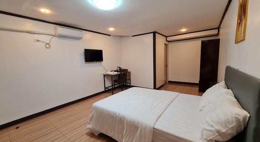 Hideaways Restobar and Resort - image 44
