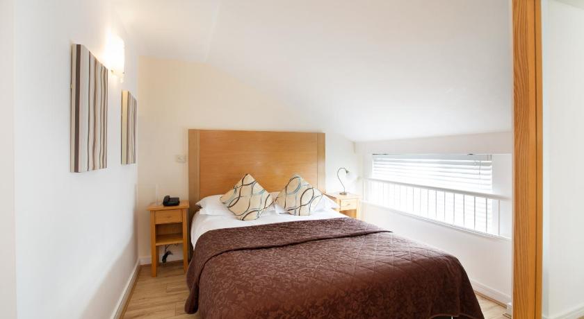 Image of Executive Deluxe Studio Suite 10