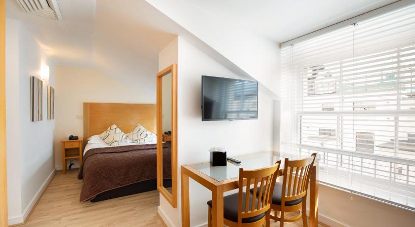Image of Executive Deluxe Studio Suite 7