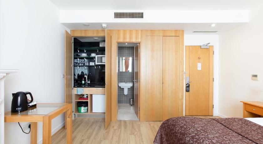 Image of executive studio suite 7