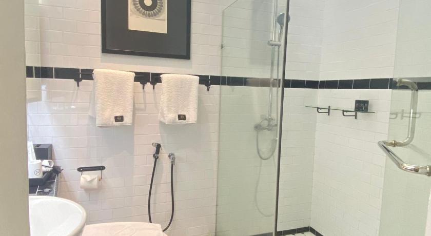 Image of Superior Queen Room 8