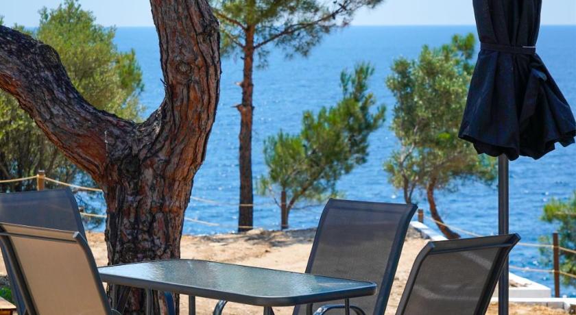 Acroterra - Easy Living photo