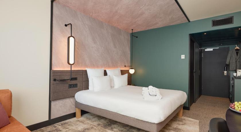 Imagen de Executive room (non-smoking) with 1 queen bed +  sofa bed , VIP Welcome and extra amenities 0