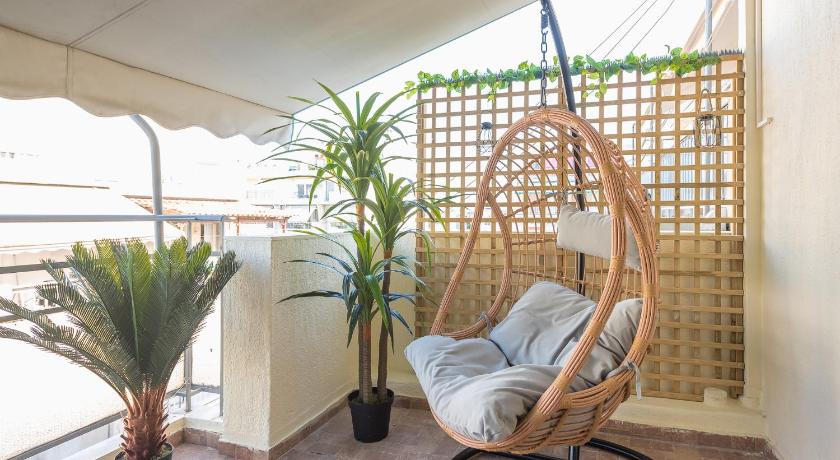 Sunny studio with Starlight balcony photo