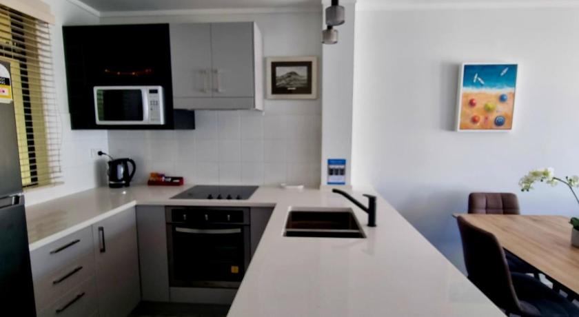Image of Apartment with Sea View 6