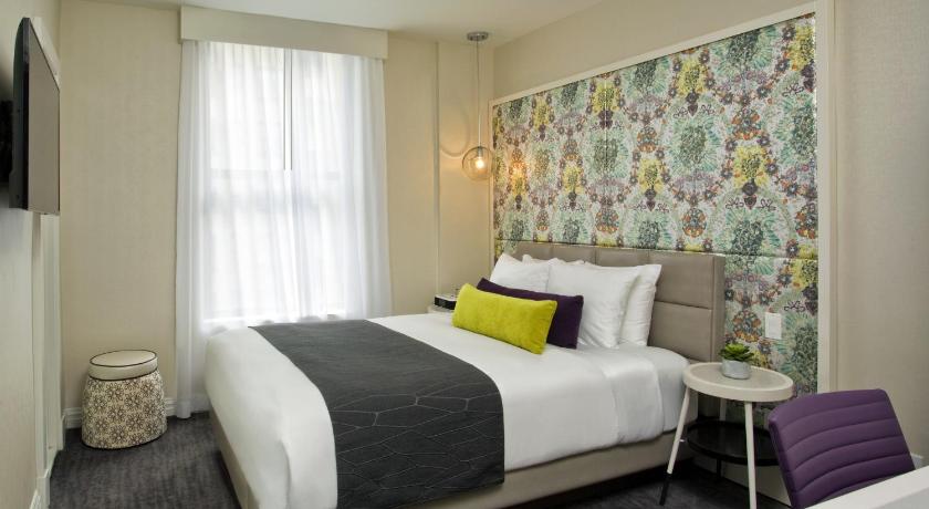 Zdjęcie: 1 Queen Bed Bronze 1