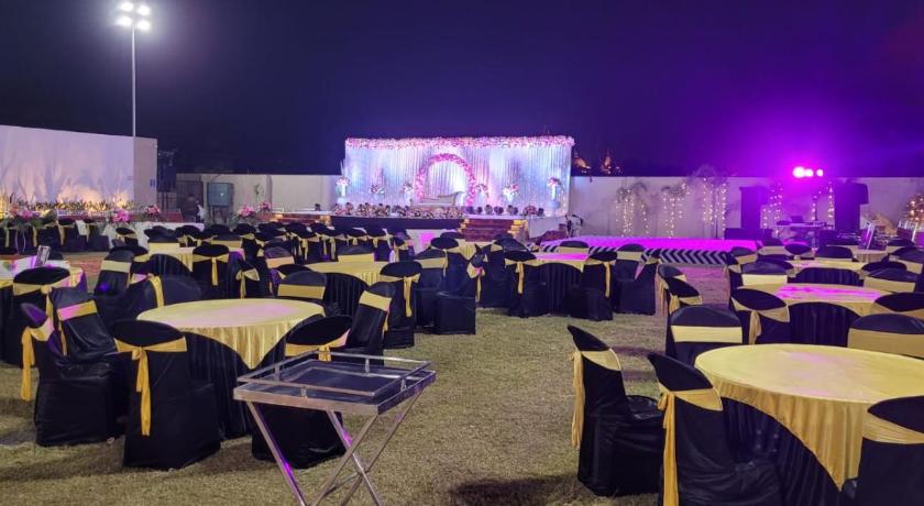 ROYAL CLIFF HOTEL & RESORTS – Nagpur, OH