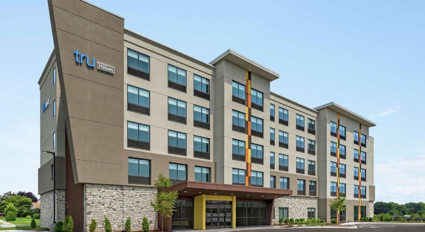 Tru By Hilton Hershey Chocolate Avenue photo