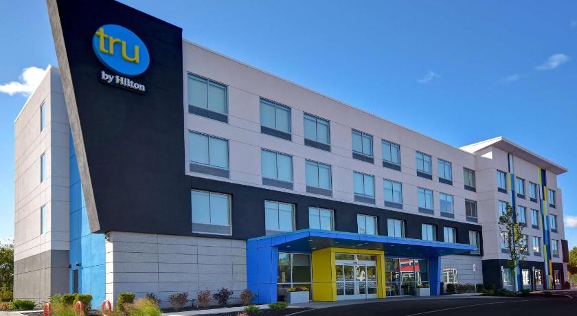 Tru by Hilton Concord photo