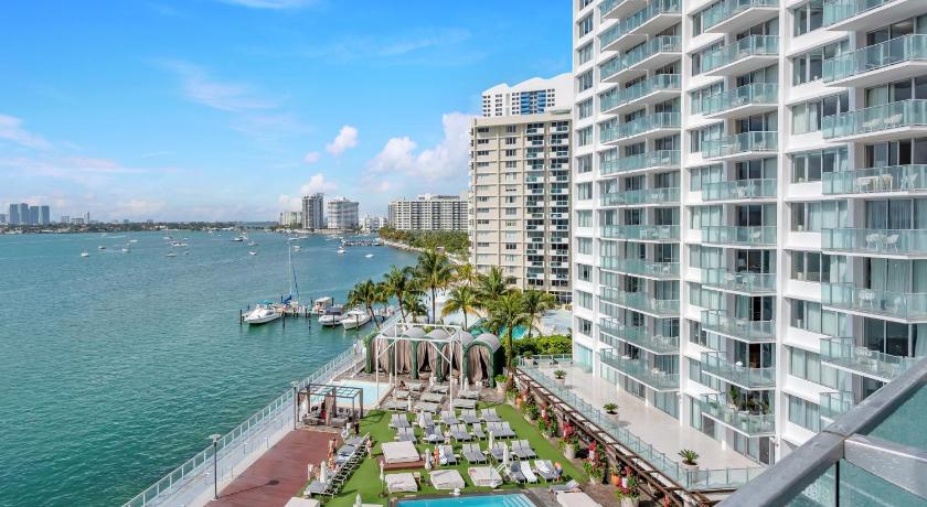 Miami Beach 1100 West South Beach Luxe Miami Condos by Joe Semary 3-Star Accommodation room