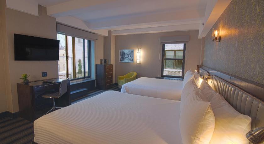 Image of Signature 2 Queen Beds with Terrace 0
