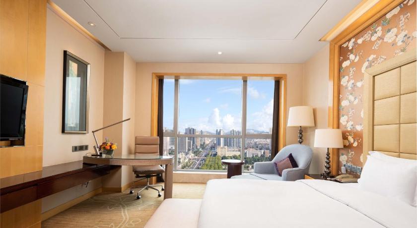 Image of 1 King Standard High Floor 1