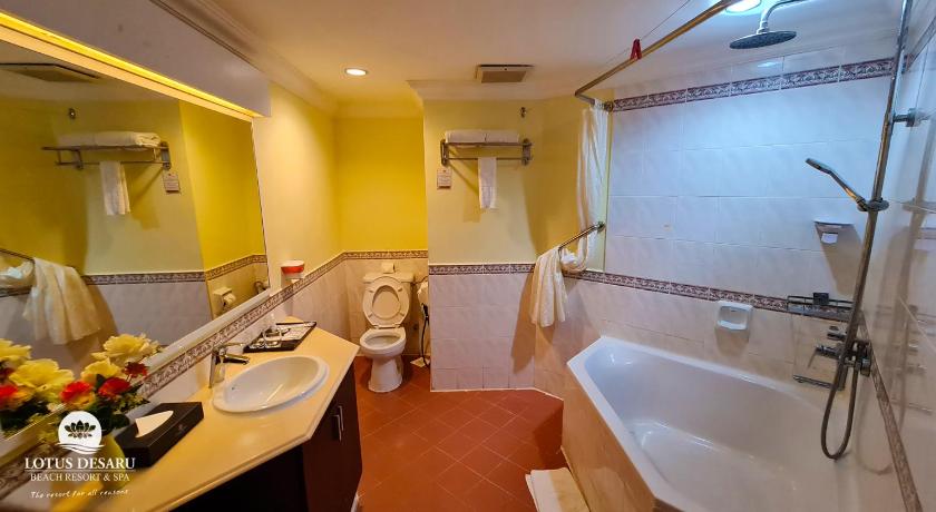 Image of 2 Bedroom Junior Suite - SPLASH Water Park View 2