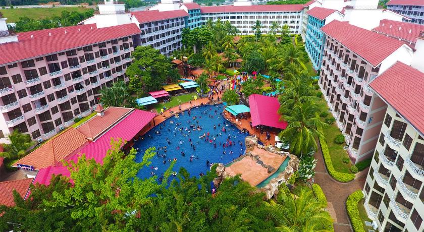 Image of 1 Bedroom Duplex Suite - SPLASH Water Park View 12