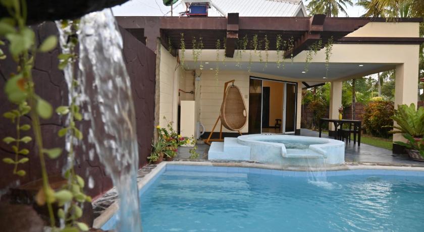 Image of Family Suite with Private Pool 3