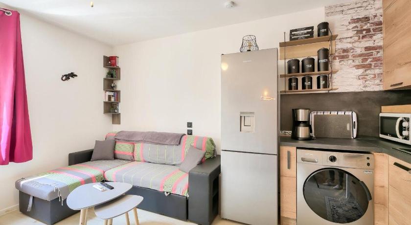 Image of Prestige One-Bedroom Apartment (6 People) 1