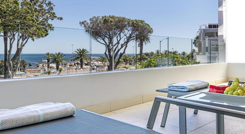 Image of One Bedroom Luxury Suite with View 9