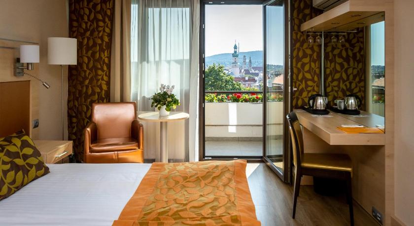 Hotel Sopron photo