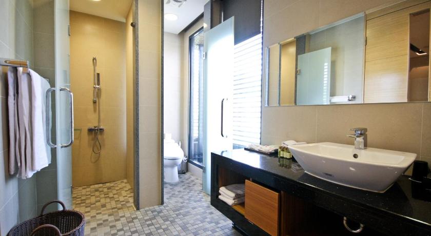 Image of Superior Quadruple Room 2