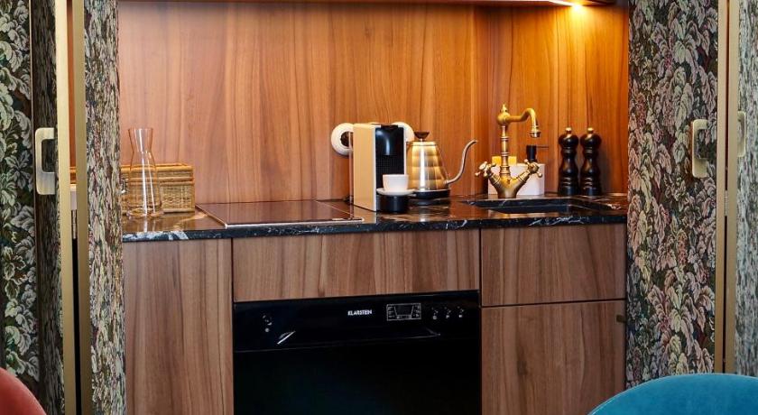 Image of Junior Suite 8